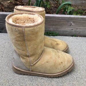 UGG Australia Classic Short Boots W 9 Shearling Leather Shoes 5825 Sand Beige